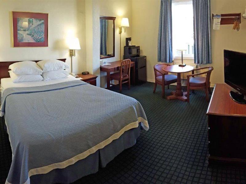 Days Inn By Wyndham Kill Devil Hills Oceanfront - Wilbur Bagian luar foto