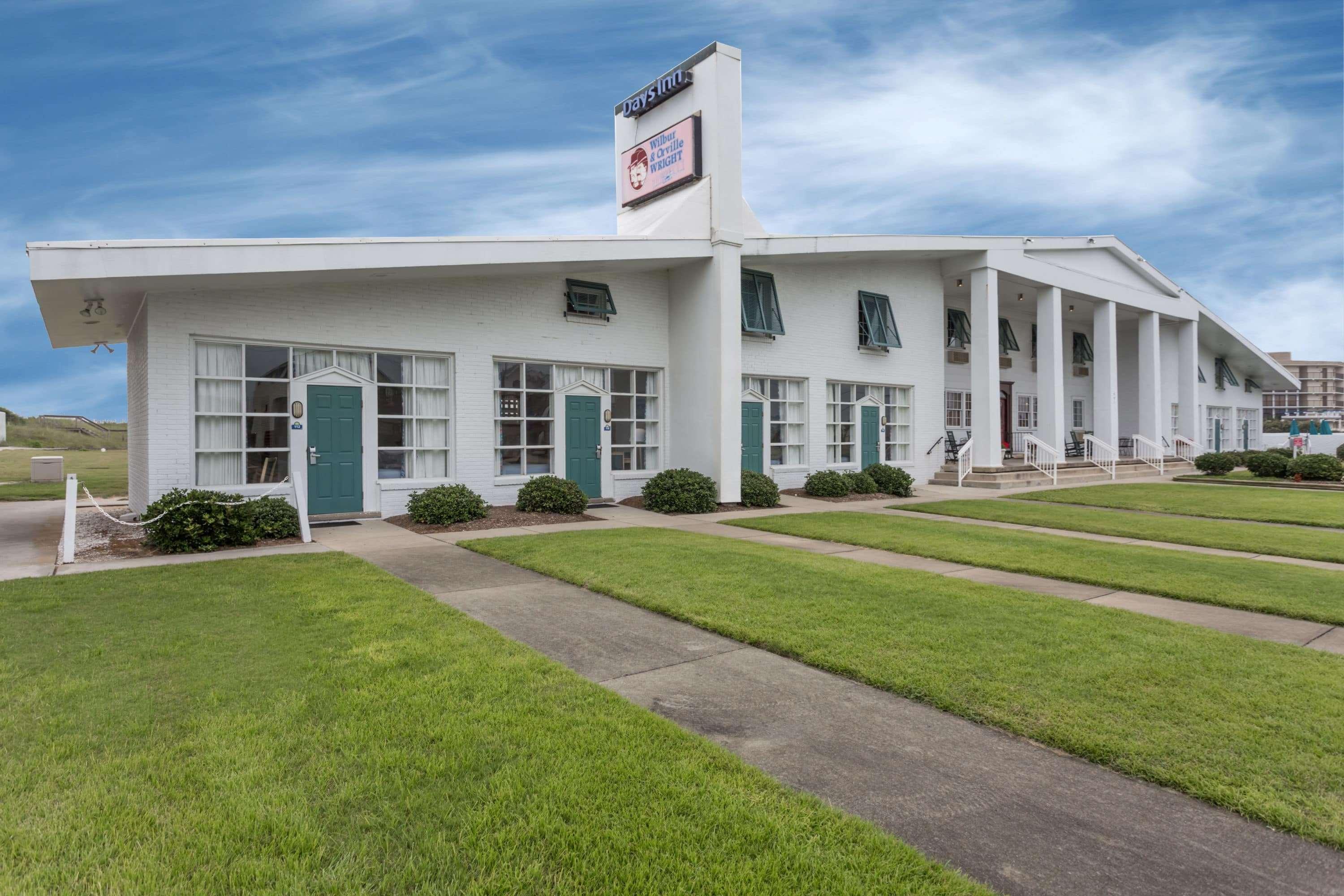 Days Inn By Wyndham Kill Devil Hills Oceanfront - Wilbur Bagian luar foto