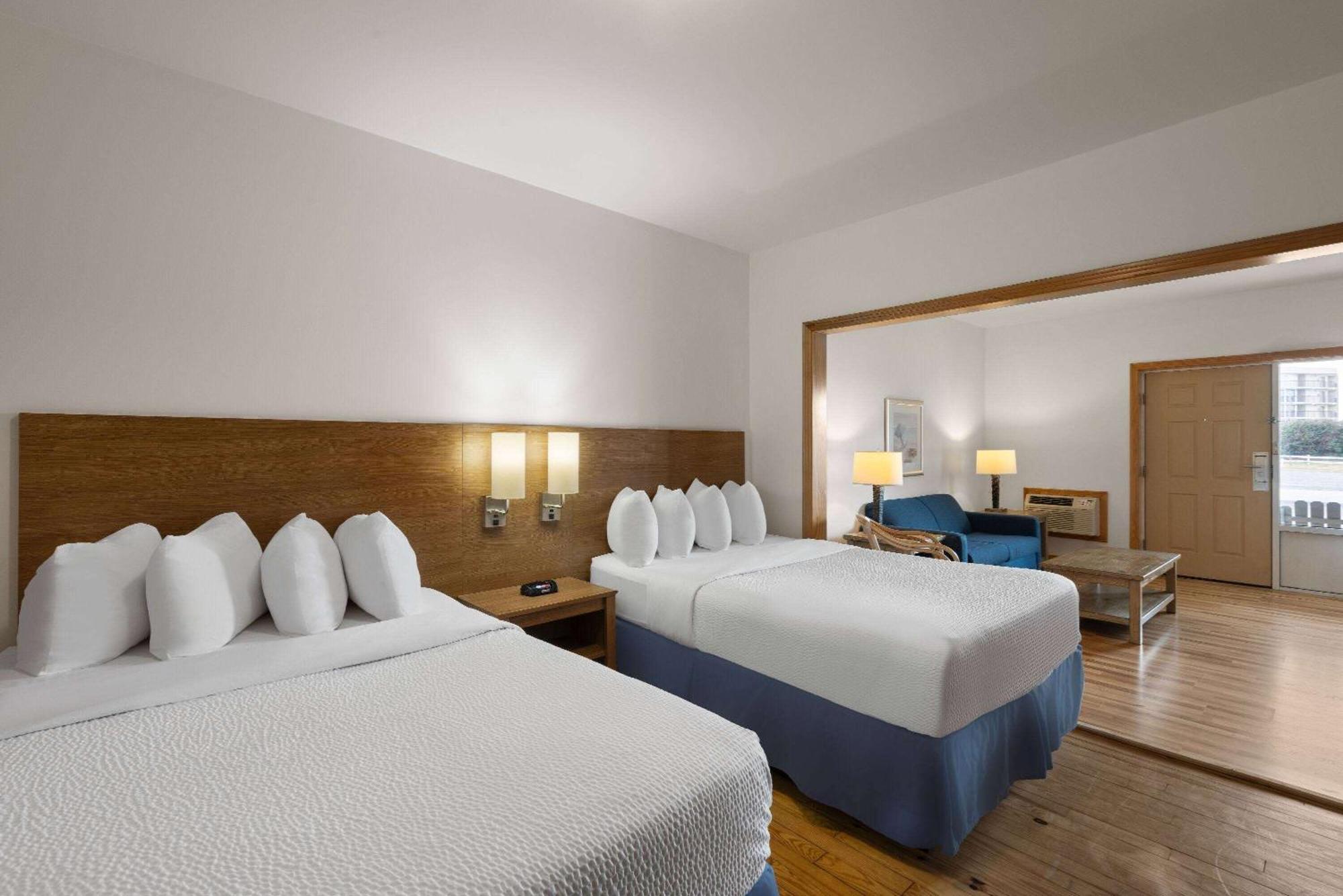 Days Inn By Wyndham Kill Devil Hills Oceanfront - Wilbur Bagian luar foto