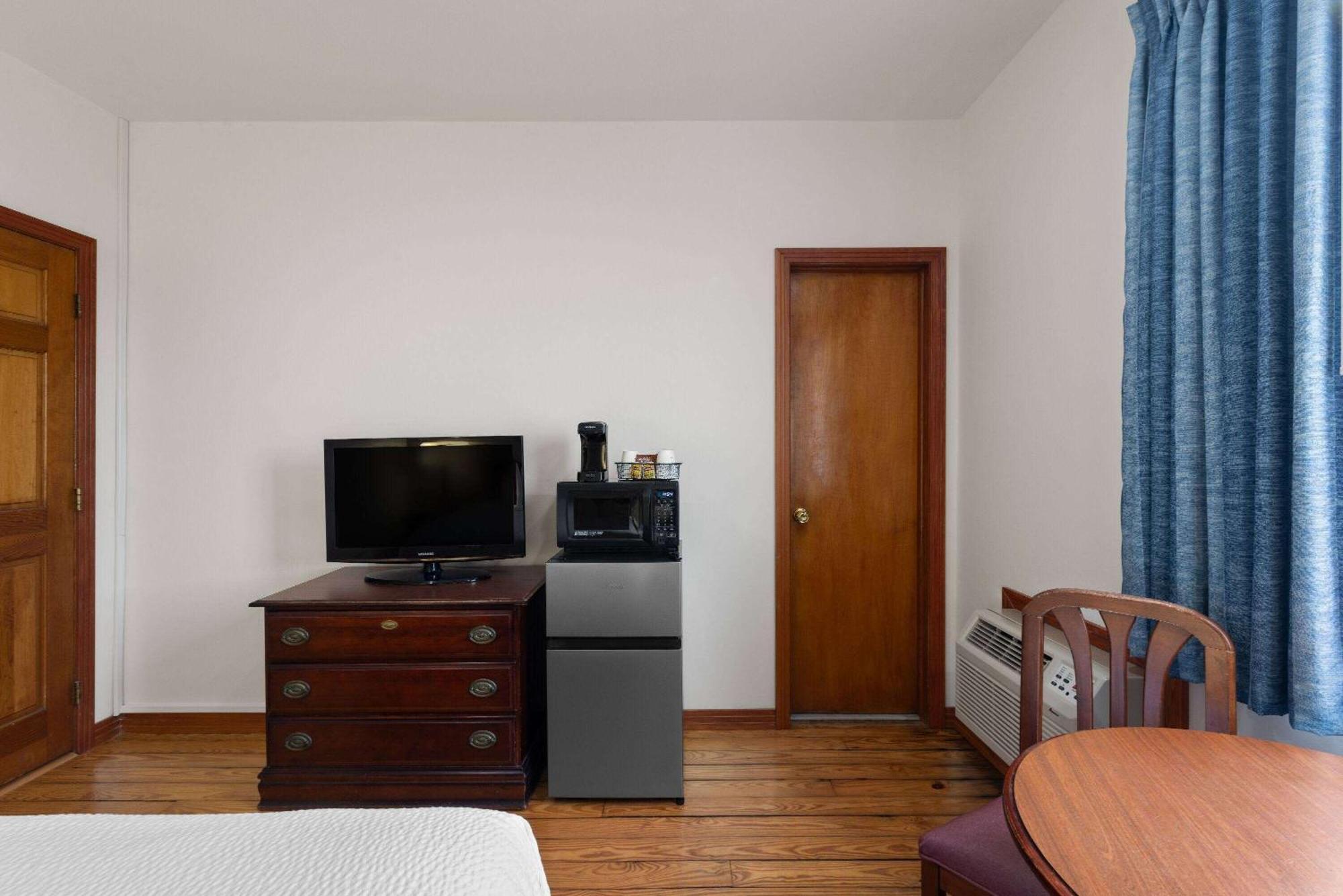 Days Inn By Wyndham Kill Devil Hills Oceanfront - Wilbur Bagian luar foto