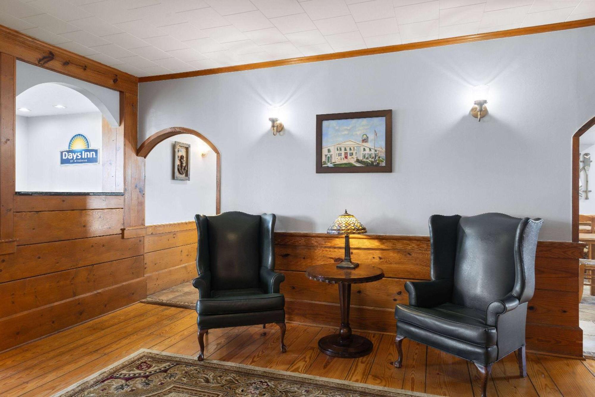Days Inn By Wyndham Kill Devil Hills Oceanfront - Wilbur Bagian luar foto