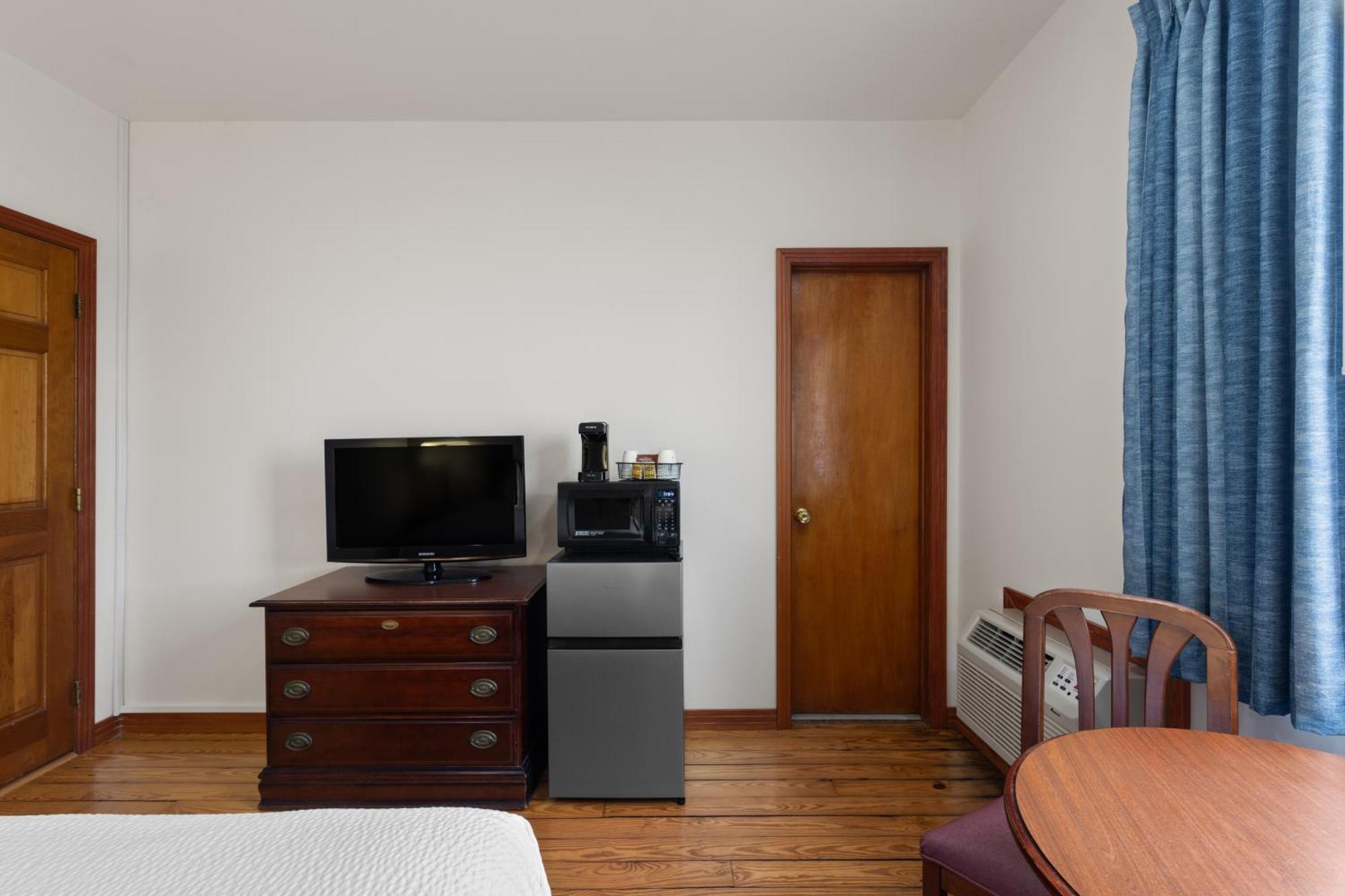 Days Inn By Wyndham Kill Devil Hills Oceanfront - Wilbur Bagian luar foto