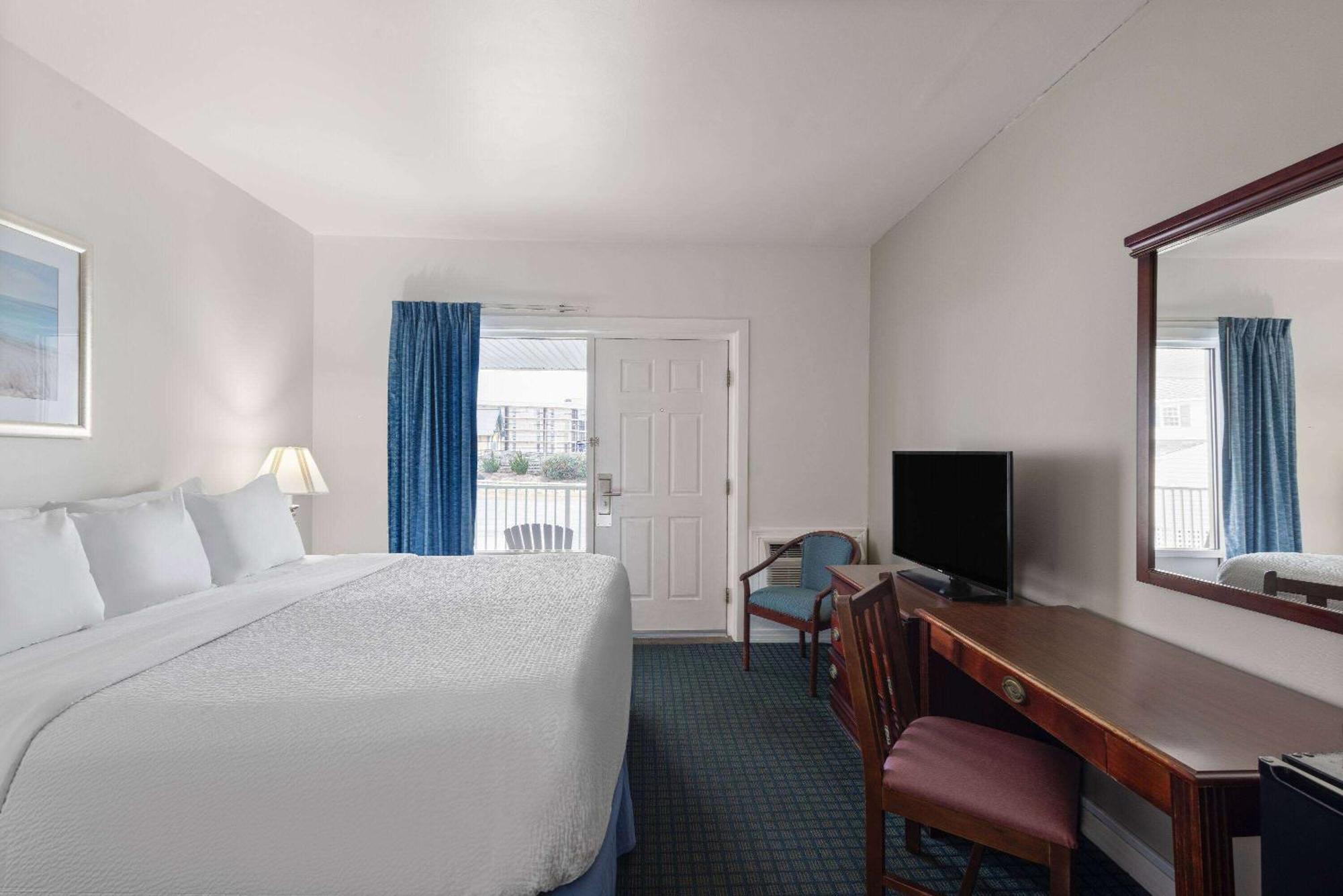 Days Inn By Wyndham Kill Devil Hills Oceanfront - Wilbur Bagian luar foto