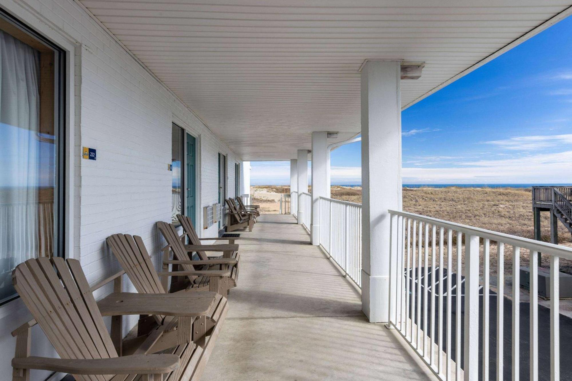 Days Inn By Wyndham Kill Devil Hills Oceanfront - Wilbur Bagian luar foto