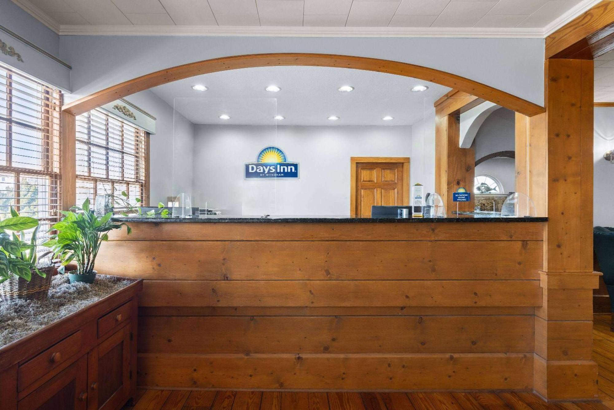 Days Inn By Wyndham Kill Devil Hills Oceanfront - Wilbur Bagian luar foto