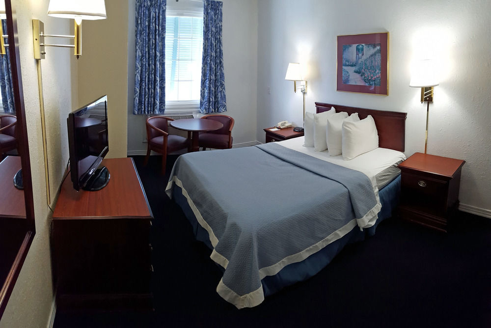 Days Inn By Wyndham Kill Devil Hills Oceanfront - Wilbur Bagian luar foto