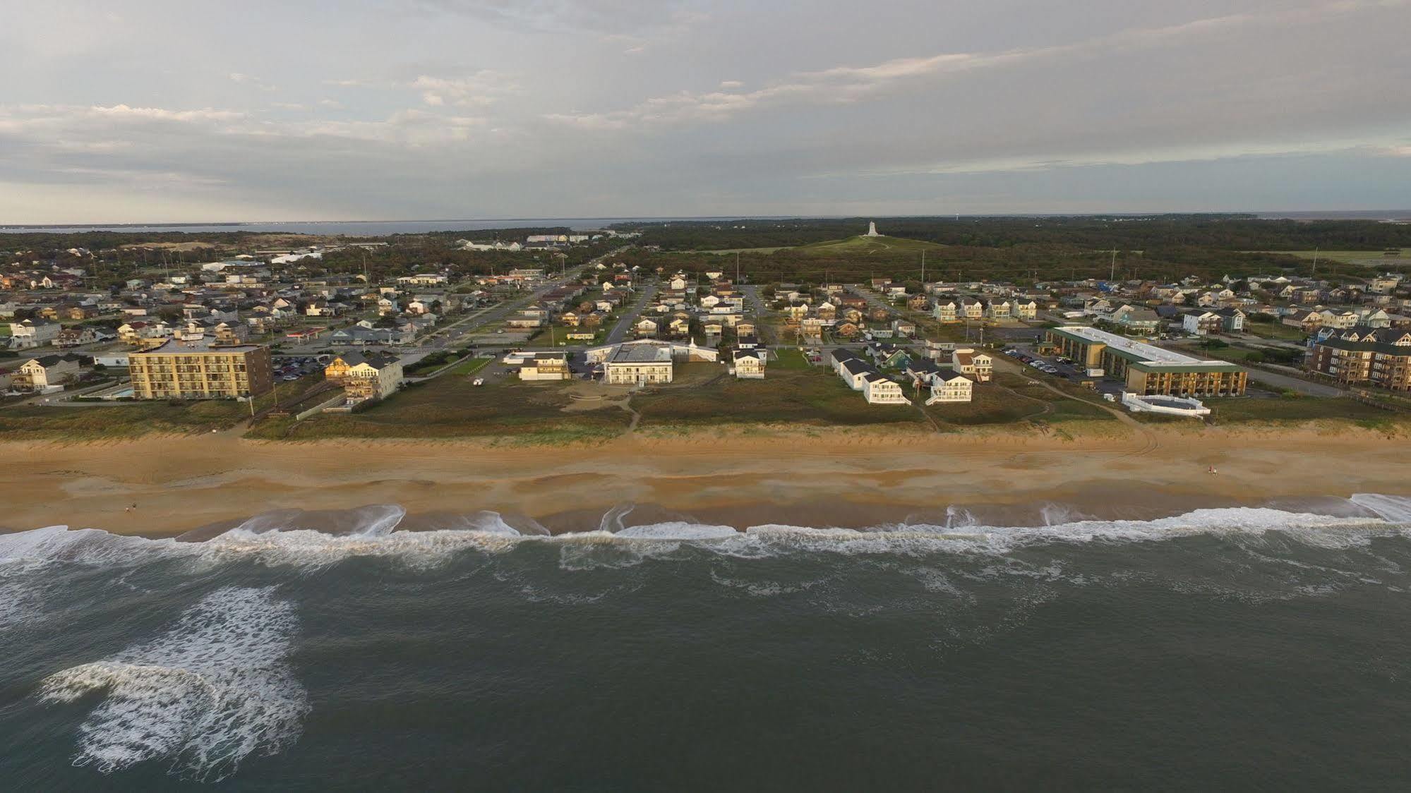 Days Inn By Wyndham Kill Devil Hills Oceanfront - Wilbur Bagian luar foto