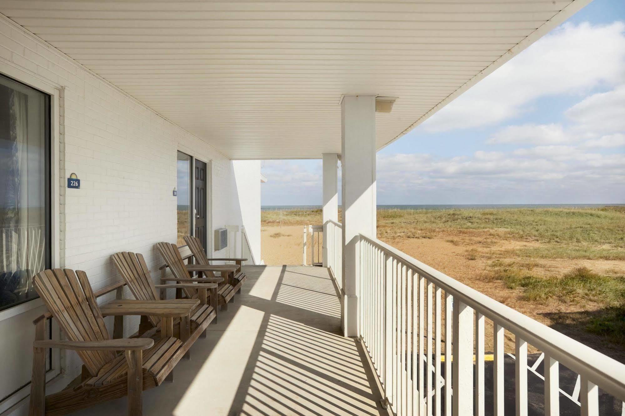 Days Inn By Wyndham Kill Devil Hills Oceanfront - Wilbur Bagian luar foto