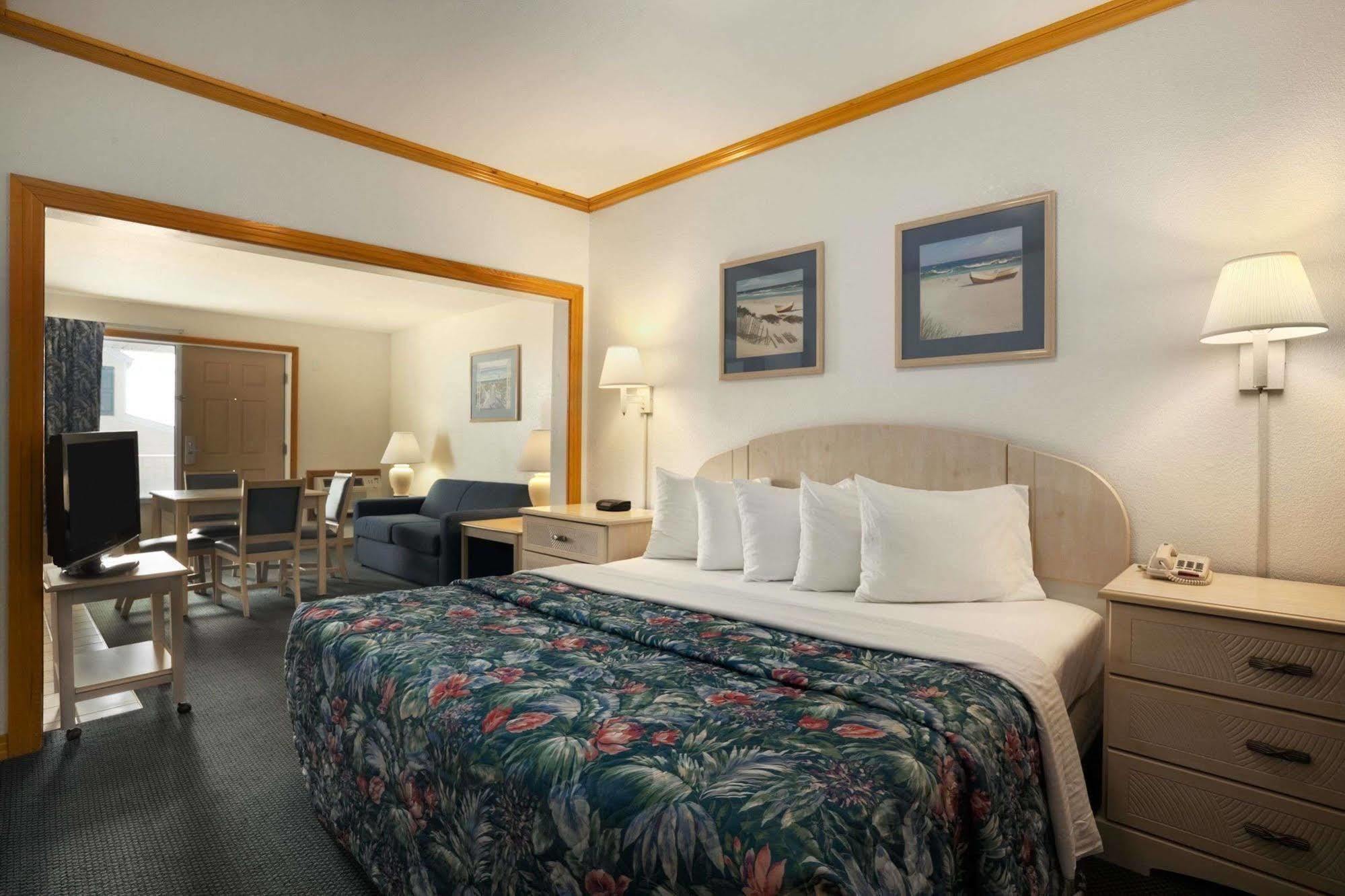 Days Inn By Wyndham Kill Devil Hills Oceanfront - Wilbur Bagian luar foto